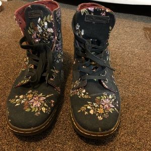 Doc Martens Air Walk Boots